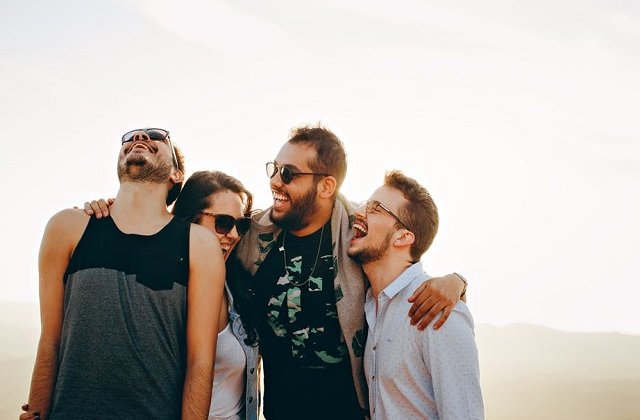 De ce e bine sa radem? 5 beneficii ale rasului pentru sanatate