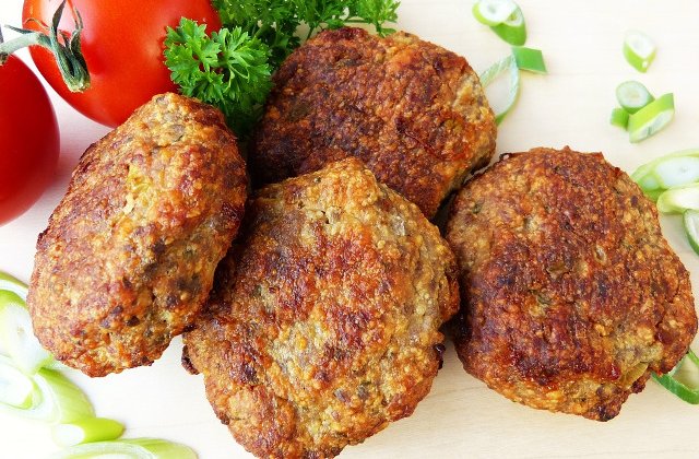 8 greseli pe care sa le eviti atunci cand pregatesti chiftele