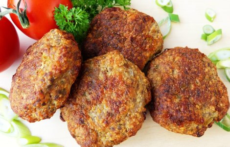  Top  8 greseli pe care sa le eviti atunci cand pregatesti chiftele