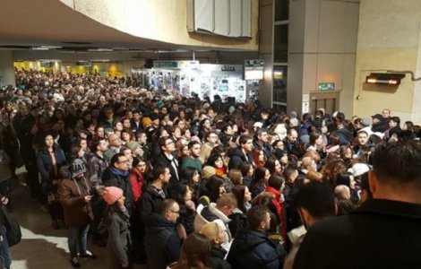 Aglomeratie la metrou in aceasta dimineata. Explicatia companiei/ VIDEO