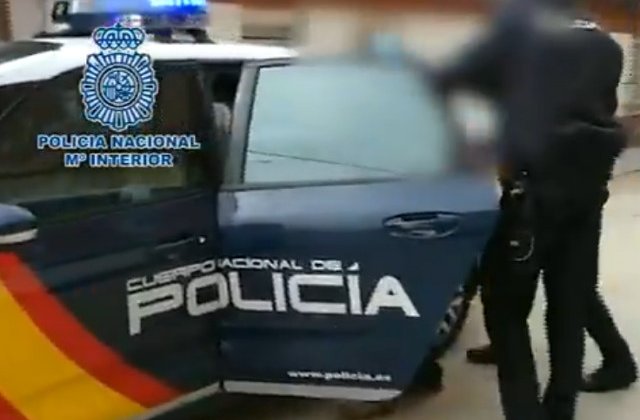 Doua minore romance, vandute de sora lor unor clanuri din Spania, pentru 20.000 de euro