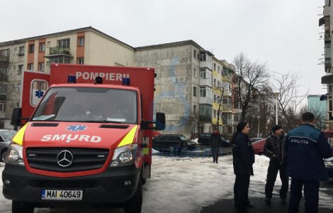 Craiova: O tanara a supravietuit dupa ce a cazut de la etajul 9