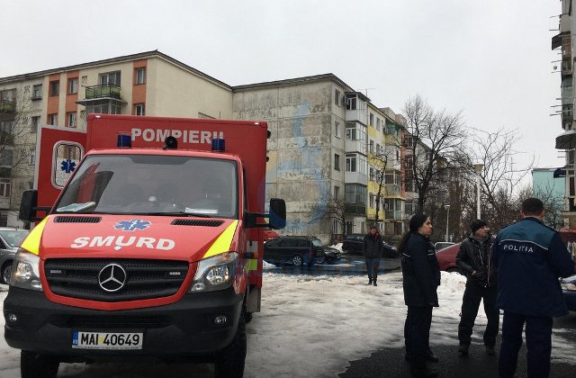 Craiova: O tanara a supravietuit dupa ce a cazut de la etajul 9