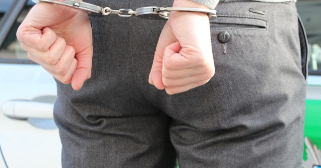 Vanzatoare, stransa de gat pentru 75 de lei