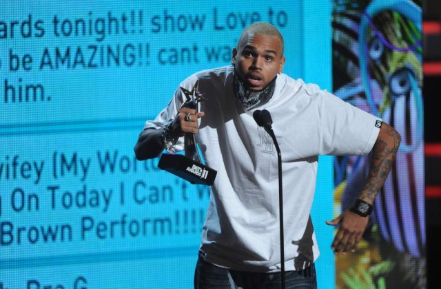 [VIDEO] Chris Brown, marele castigator al BET Awards