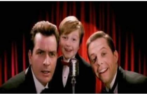 Charlie Sheen, "omorat" in "Doi barbati si jumatate"