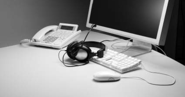 Guvernul vrea ACCES NELIMITAT la telefoanele si mail-urile noastre