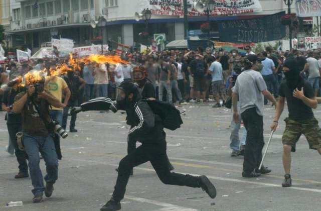 Grecia si austeritatea: `Un masacru pentru muncitori`