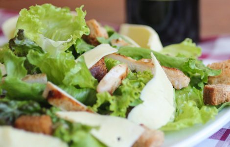 De ce persoanele in varsta ar trebui sa consume salata verde. Concluziile cercetatorilor