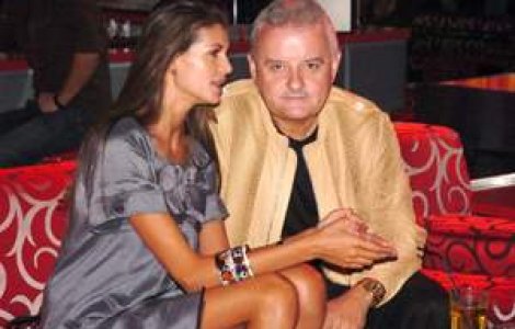 Iri si-a facut de cap fara Monica: scandal pentru o satena la 05.45 dimineata