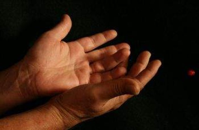 Romanii si cauzele umanitare