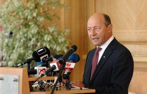 Basescu se plange la straini de presa romaneasca