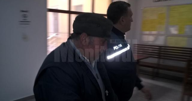 Suceava: Un barbat si-a stropit tatal cu benzina si i-a dat foc