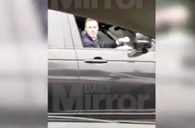 Fostul capitan al lui Liverpool risca sa fie concediat din televiziune dupa ce a scuipat o adolescenta de 14 ani/ VIDEO