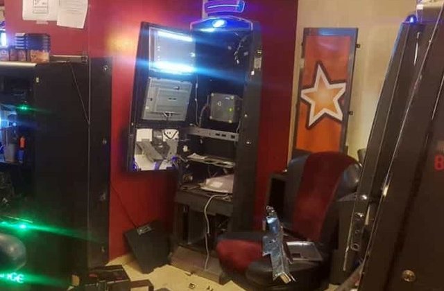 Roman, arestat dupa ce a incercat sa fure toate fisele dintr-o sala de jocuri din Torino