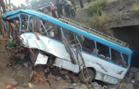 38 de oameni au murit dupa ce un autobuz s-a prabusit intr-o rapa, in Etiopia
