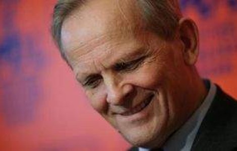 De ce a renuntat Stolojan la fotoliul de premier?