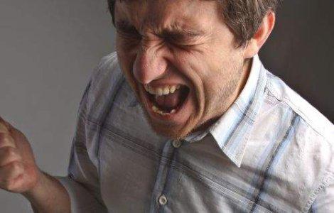  Top  Top 5 ponturi ca sa scapi de "furia online"