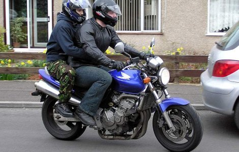 Fara casca pe motocicleta? Mai gandeste-te!