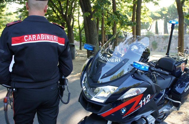 Accident rutier, inscenat de un italian unui muncitor roman, care ii repara casa