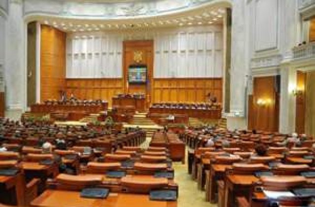 Prima zi a noului Parlament a fost eclipsata de bomba Stolo