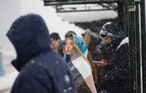 Vremea se raceste accentuat in Bucuresti. Ploaie cu depuneri de polei, lapovita si ninsoare in urmatoarele zile