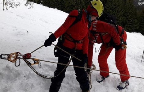 Actiune de salvare a 35 de romani in Muntii Gurghiu