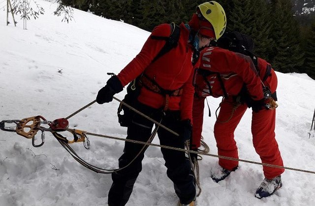 Actiune de salvare a 35 de romani in Muntii Gurghiu