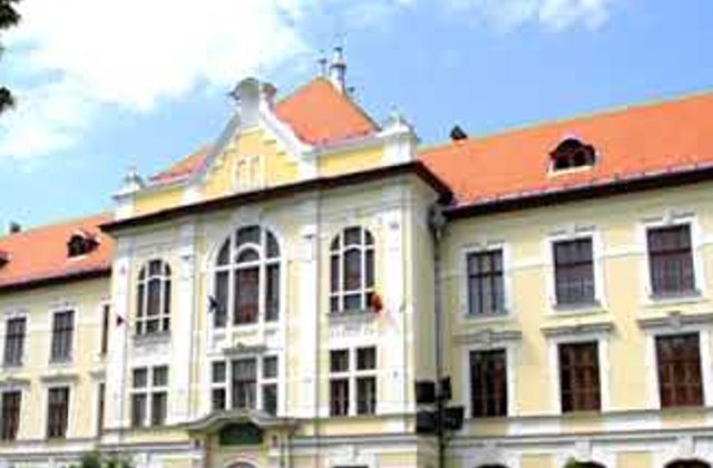 CCR s-ar putea pronunta in legatura cu proiectul de lege privind infiintarea Liceului Romano-Catolic de la Tg. Mures