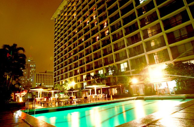 Trei persoane au murit, iar alte 23 au fost ranite dupa izbucnirea unui incendiu intr-un hotel din Filipine