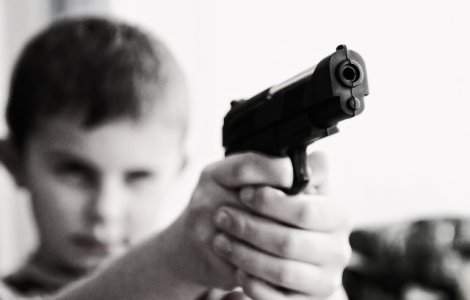 Fetita, omorata de fratele sau de 9 ani, din cauza unui joc video