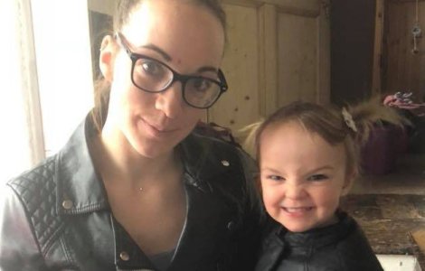 Fetita de doi ani, moarta dupa ce masina in care se afla a plonjat in rau