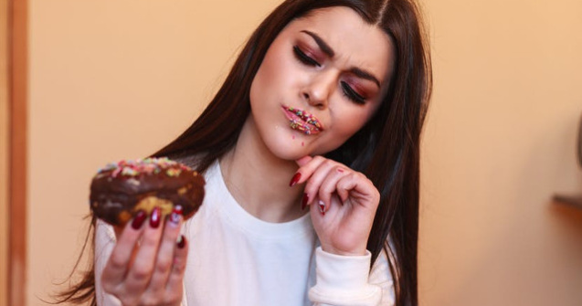  Top  8 alimente pe care sa nu le mai consumi NICIODATA cand esti la menstruatie