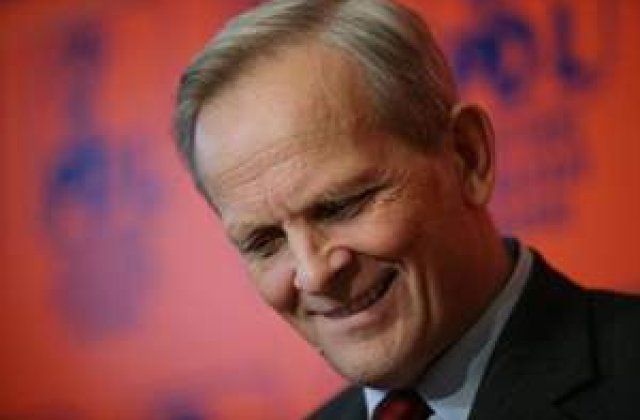 'Stolojan a dezertat pentru ca nu a reusit sa-si impuna consiliera in guvern'