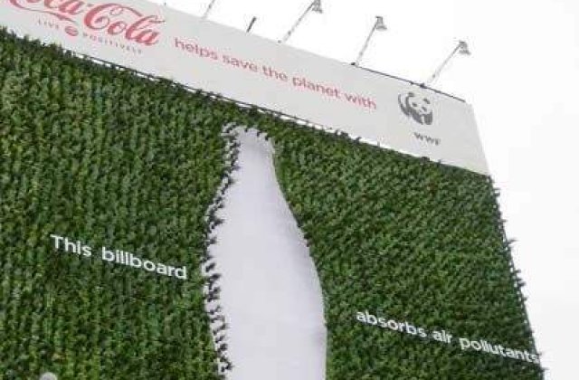 Primul panou publicitar care absoarbe poluarea