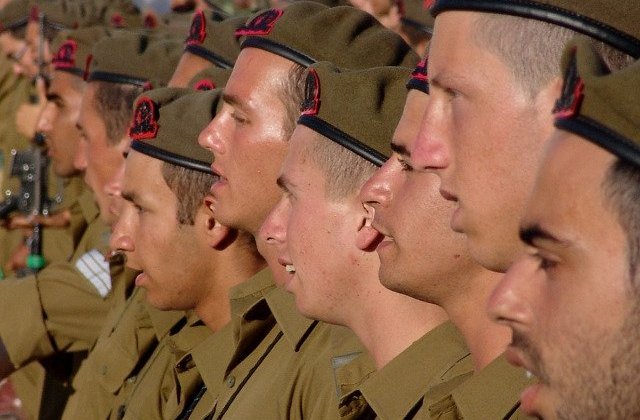 Armata israeliana recunoaste ca a atacat si distrus un presupus reactor nuclear sirian