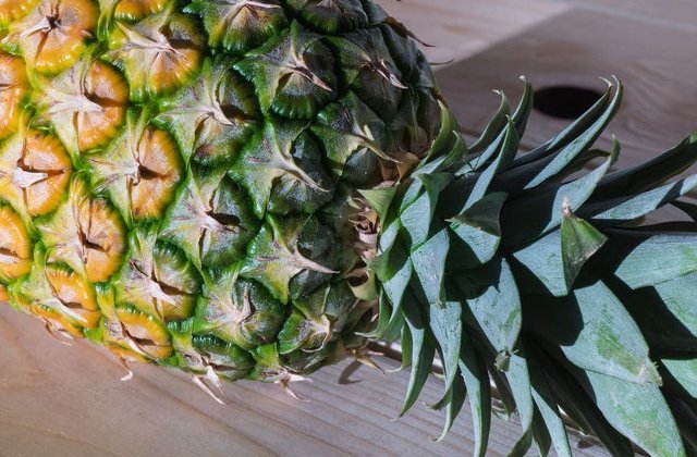 Cum alegi un ananas: 4 criterii care te ajuta sa recunosti cand este copt