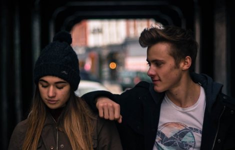  Top  Nu le mai face! 8 gesturi aparent normale care pot parea ciudate pentru ceilalti