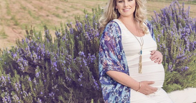  Top  Ghid pentru femei gravide: Ce sa NU porti cand esti insarcinata (+ cele mai bune tinute pentru care sa optezi)