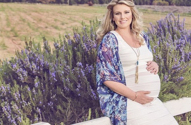 Ghid pentru femei gravide: Ce sa NU porti cand esti insarcinata (+ cele mai bune tinute pentru care sa optezi)