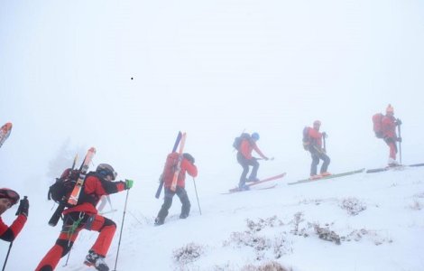 Risc crescut de avalansa, ninsori si vizibilitate scazuta in toate masivele montane