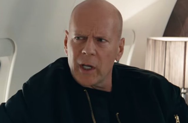 10 bancuri cu si despre celebritati. De ce nu a fost distribuit Bruce Willis in "Titanic"?