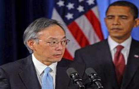 VIDEO: Obama lasa mediul pe mana 'Domnului Incalzire'