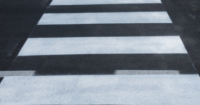 Un adolescent surdo-mut a murit dupa ce a fost lovit de o ambulanta