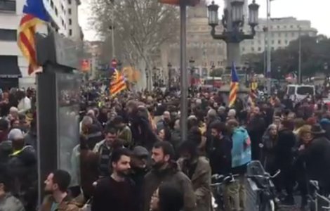 Cel putin 89 de oameni au fost raniti in timpul protestelor fata de arestarea lui Carles Puigdemont