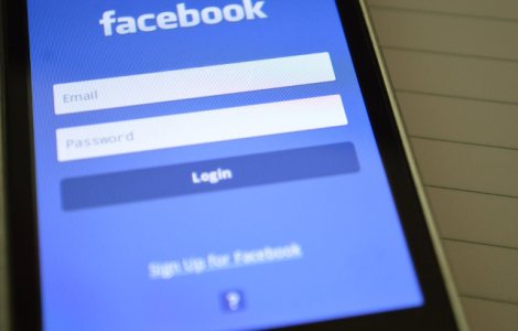 Facebook a colectat date despre apelurile si mesajele de pe telefoanele cu Android
