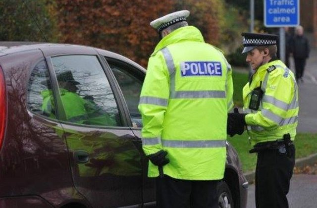 Sofer, cercetat pentru tentativa de omor, dupa ce a intrat in plin intr-un grup de copii care se afla pe trotuar