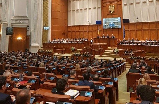 Tariceanu: Suntem obligati sa organizam un referendum pe tema redefinirii familiei