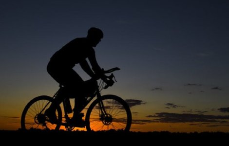 Un biciclist a declansat un incendiu de vegetatie in Alpi din cauza franelor supraincinse