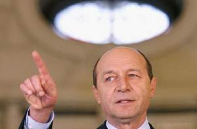 Presedintia: Basescu nu a negociat impartirea ministerelor